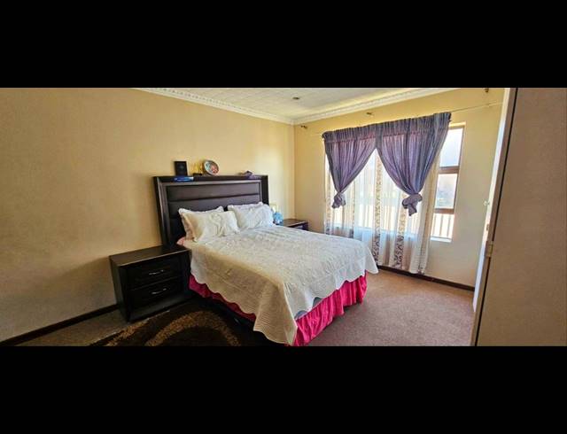 3 BEDROOM TOWNHOUSE FOR SALE IN SOUTH CREST